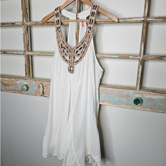 Free People Dresses & Skirts - Free People Cream Sleeveless Embroidered Dress Ladies size Medium